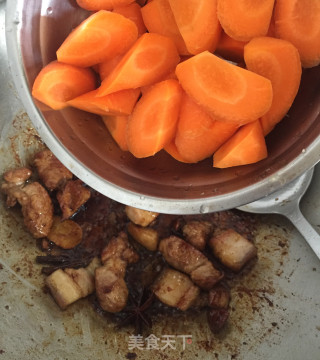 胡萝卜焖肉的做法步骤：8