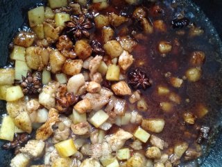 毛豆炖五花肉的做法步骤：8