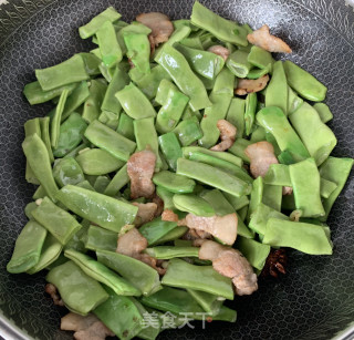 炒豆角的做法步骤：6