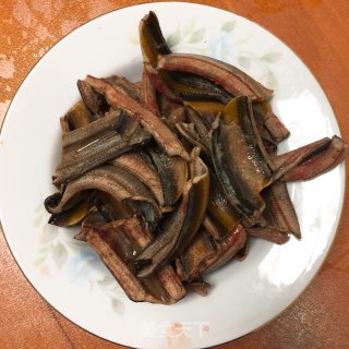 麻辣香瓜鳝鱼的做法步骤：2
