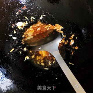 葱爆鱿鱼丝的做法步骤：4