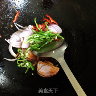 葱爆鱿鱼丝的做法步骤：6