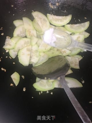 蒜蓉炒蒲瓜的做法步骤：4