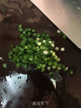 香菇肉酱豆腐羹的做法步骤：2