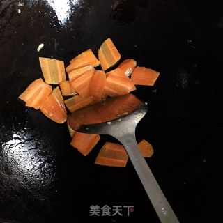 黄瓜胡萝卜炒鸡蛋的做法步骤：5