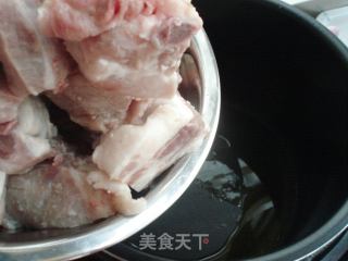 红烧排骨的做法步骤：2