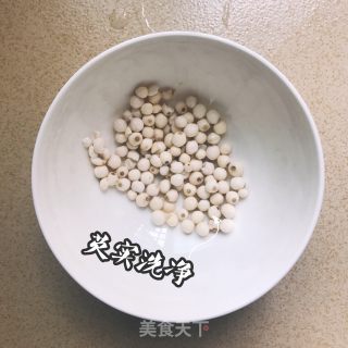 夏日甜品：海带银耳芡实糖水的做法步骤：3