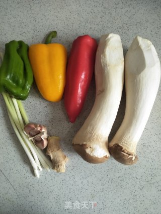 手撕杏鲍菇的做法步骤：1