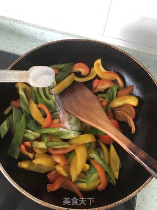 彩椒炒肉的做法步骤：7