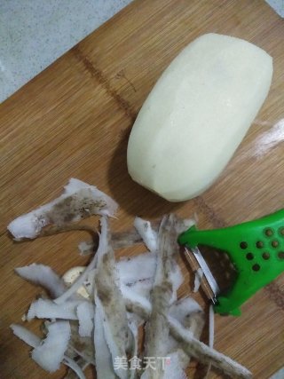 西兰花莲藕炒甜椒的做法步骤：5