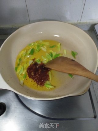 西兰花莲藕炒甜椒的做法步骤：10
