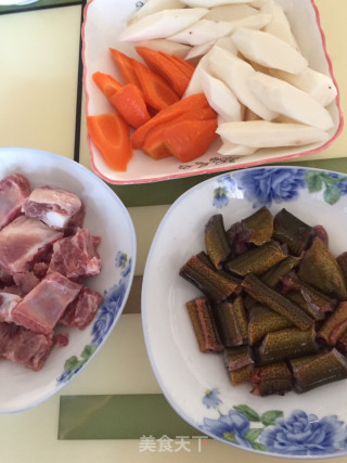 鳝鱼排骨汤的做法步骤：2