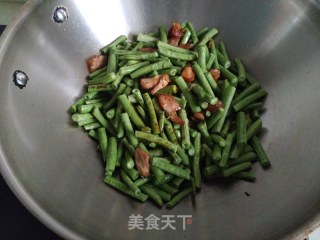 土猪肉炒豆角的做法步骤：14