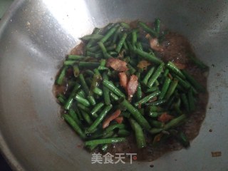 土猪肉炒豆角的做法步骤：17
