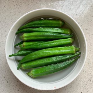 凉拌秋葵的做法步骤：3