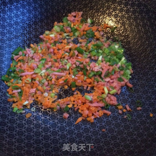 胡萝卜香肠炒饭的做法步骤：3