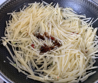 土豆丝的做法步骤：3