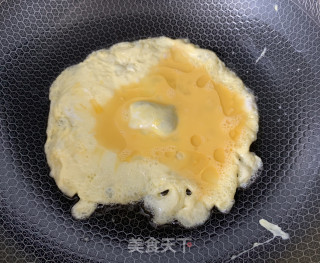 鸡蛋培根炒饭的做法步骤：1