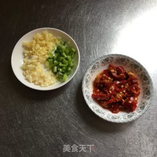 剁椒带鱼的做法步骤：2