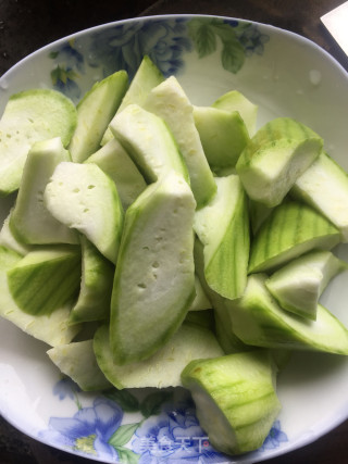丝瓜炒蛋的做法步骤：2