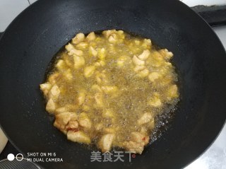 双椒辣子鸡丁的做法步骤：3