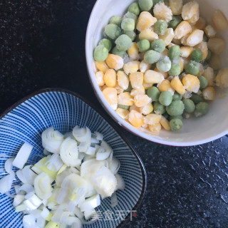 糖醋鸡丁的做法步骤：2