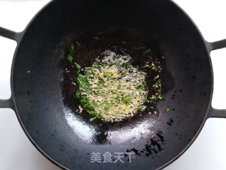毛豆仁烧咸鱼的做法步骤：4