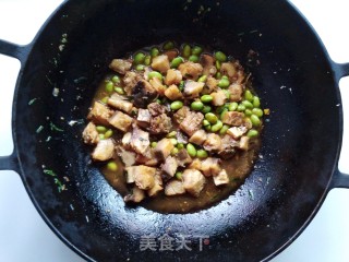 毛豆仁烧咸鱼的做法步骤：8