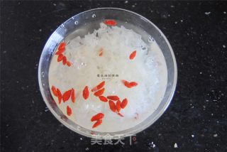 梨肉银耳润肺饮的做法步骤：3