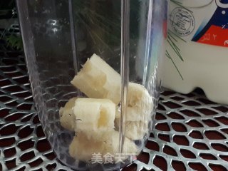香蕉奶昔的做法步骤：2
