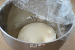 汤种葱香牛肉肠面包的做法步骤：2