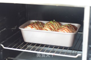 汤种葱香牛肉肠面包的做法步骤：10