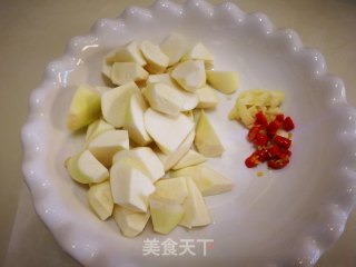 油焖茭白的做法步骤：2