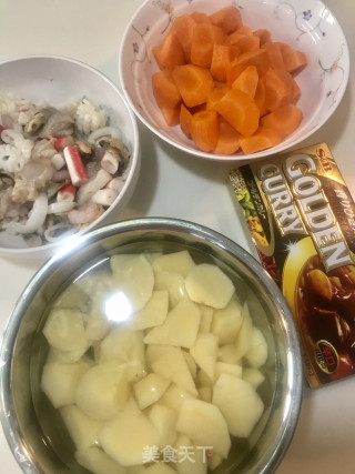 海鲜咖喱小面包的做法步骤：1