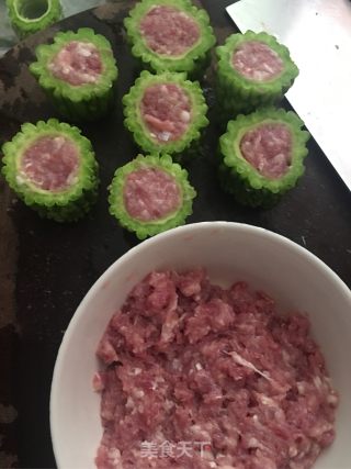 酿苦瓜煲瑶柱的做法步骤：3