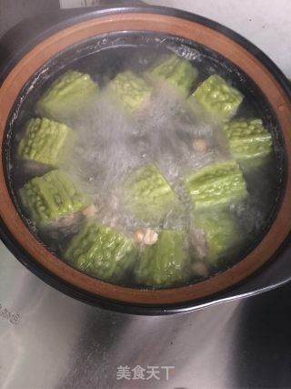 酿苦瓜煲瑶柱的做法步骤：6