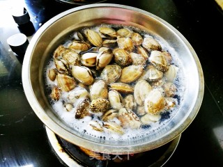 蒜蓉花甲的做法步骤：3