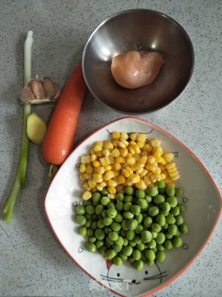 豌豆粒炒玉米粒的做法步骤：1