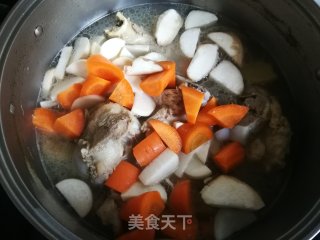胡萝卜大骨汤的做法步骤：9
