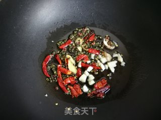 麻辣腿骨的做法步骤：2
