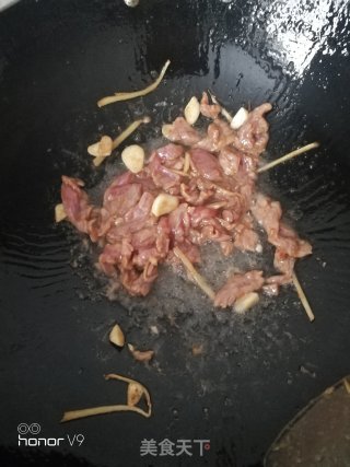 牛肉炒西兰花的做法步骤：7