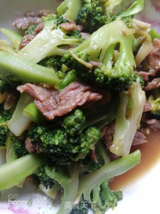 牛肉炒西兰花的做法步骤：10
