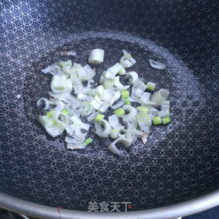 西芹炒木耳的做法步骤：3