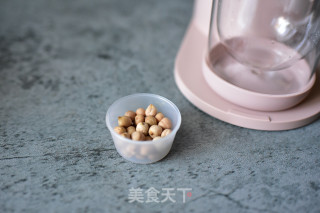 鹰嘴豆核桃露的做法步骤：1