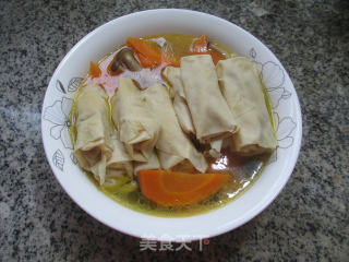 蟹味菇胡萝卜煮面结的做法步骤：10