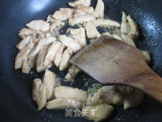 鸡胸肉炒夜开花的做法步骤：11