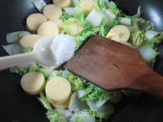 樱玉豆腐炒五号菜的做法步骤：8
