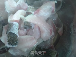 泡笋鱼片汤的做法步骤：1