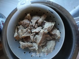 红烧牛肉面的做法步骤：3