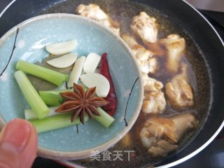 蜜汁鸡翅根的做法步骤：13